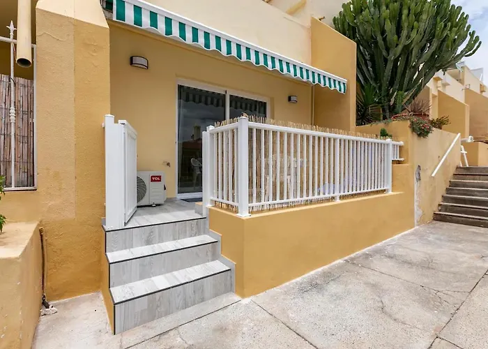 公寓 Luxury Flat, Few Minutes From Fanabe Beach!