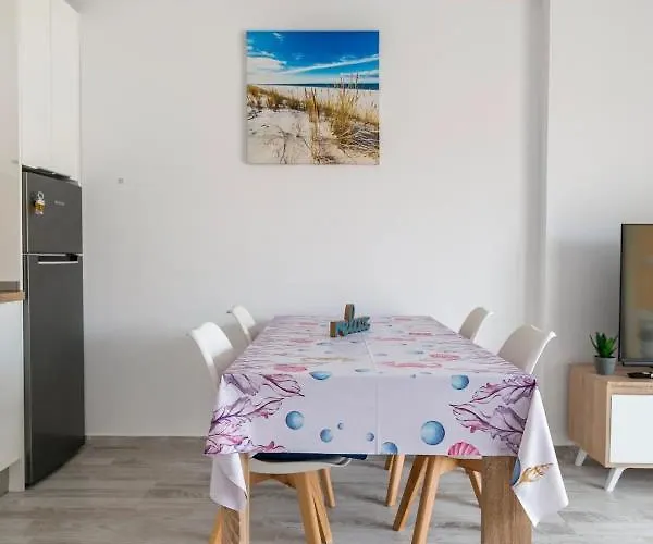 아파트 Luxury Flat, Few Minutes From Fanabe Beach!