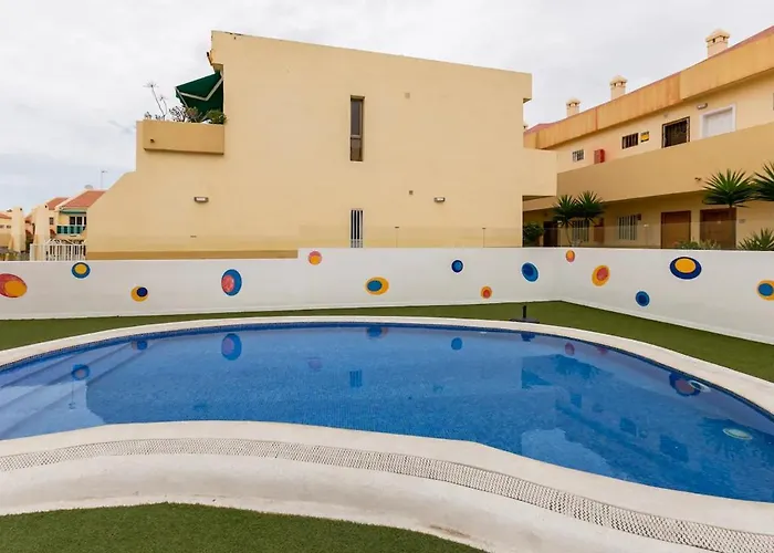 Daire Luxury Flat, Few Minutes From Fanabe Beach!